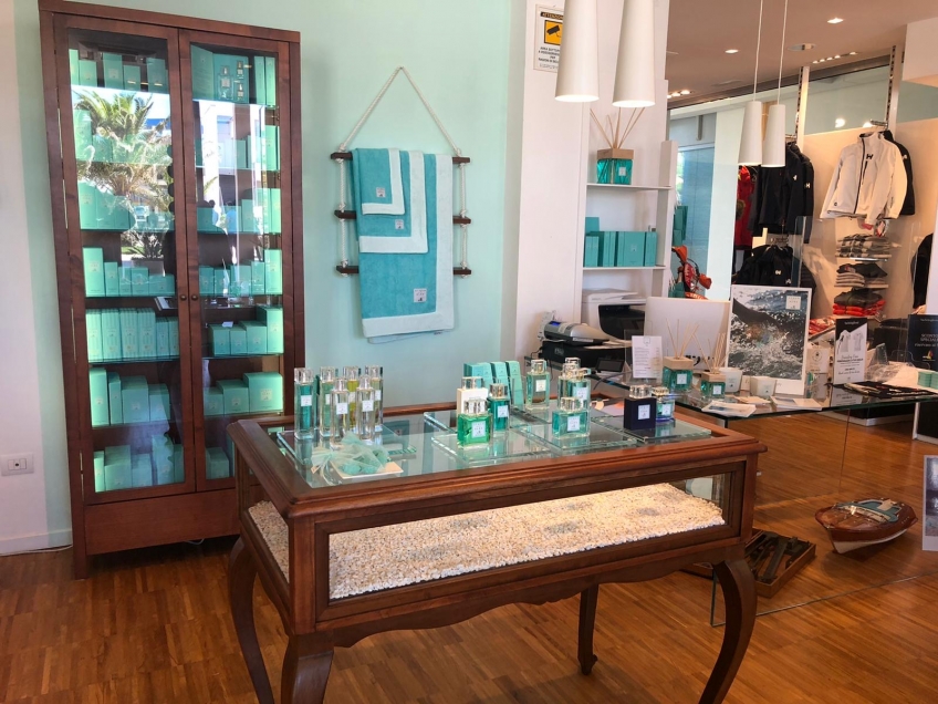 ACQUA DELL'ELBA ET YACTINGBOND : DANS LES YACHTS, LE STYLE A TOUTE L'ESSENCE DE LA MER.