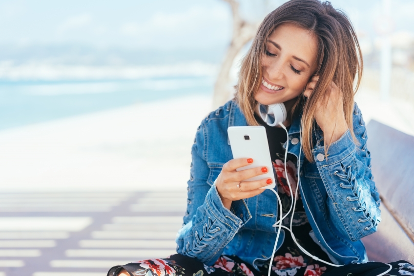 PROFUMO DI MUSICA: ALCUNE NOTE, UNA PLAYLIST E IL MARE.