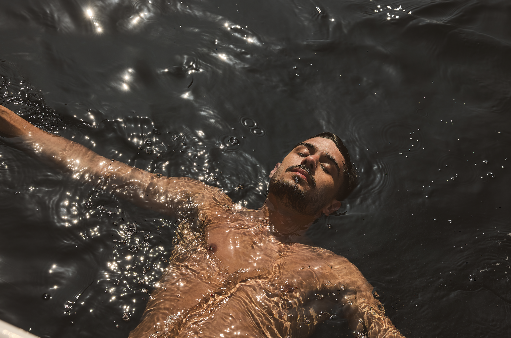 “Essenzamare”, the marine and floral Eau de Parfum of the open sea